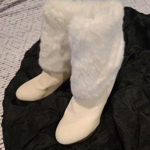 Jennifer Lopez Alpine Cream Boots